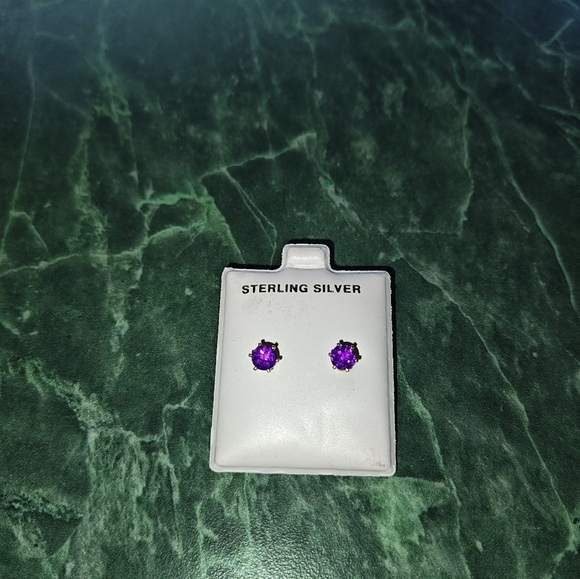 Sterling Silver 5mm Amethyst Stud Earrings - Picture 1 of 2